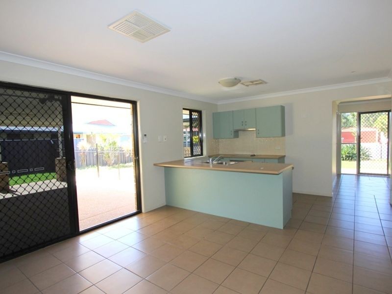 19 Vicki Close, Emerald QLD 4720