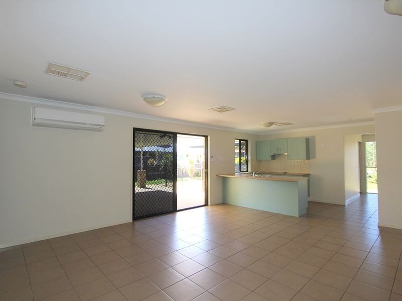 19 Vicki Close, Emerald QLD 4720