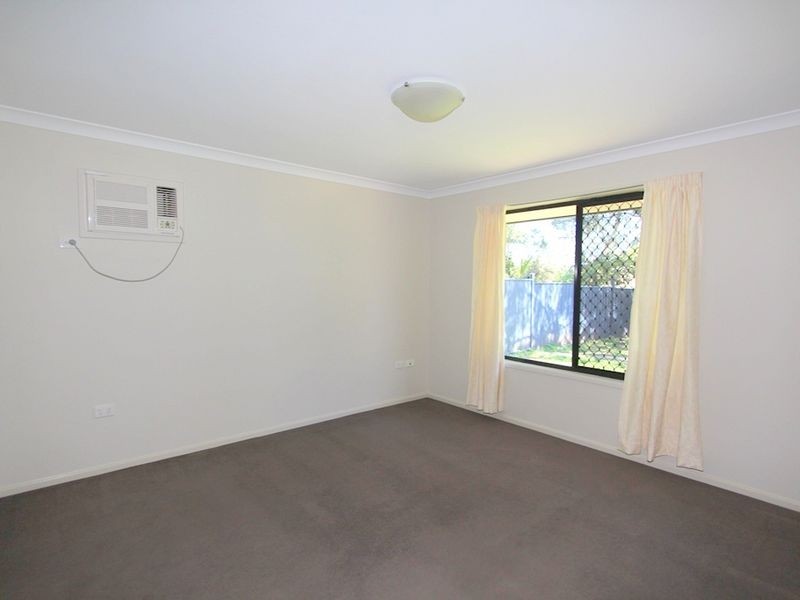 19 Vicki Close, Emerald QLD 4720