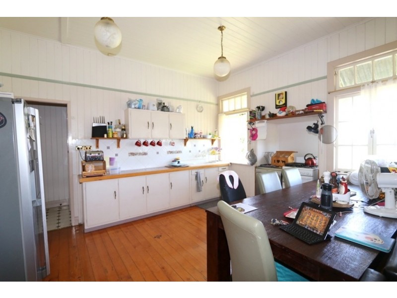 24 Andrews Road, Emerald QLD 4720