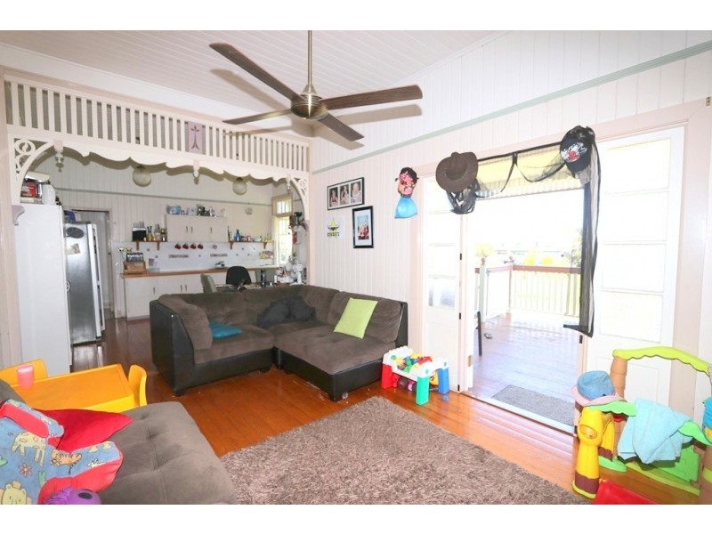 24 Andrews Road, Emerald QLD 4720