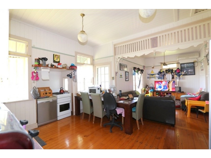 24 Andrews Road, Emerald QLD 4720