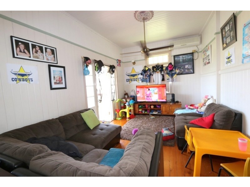 24 Andrews Road, Emerald QLD 4720