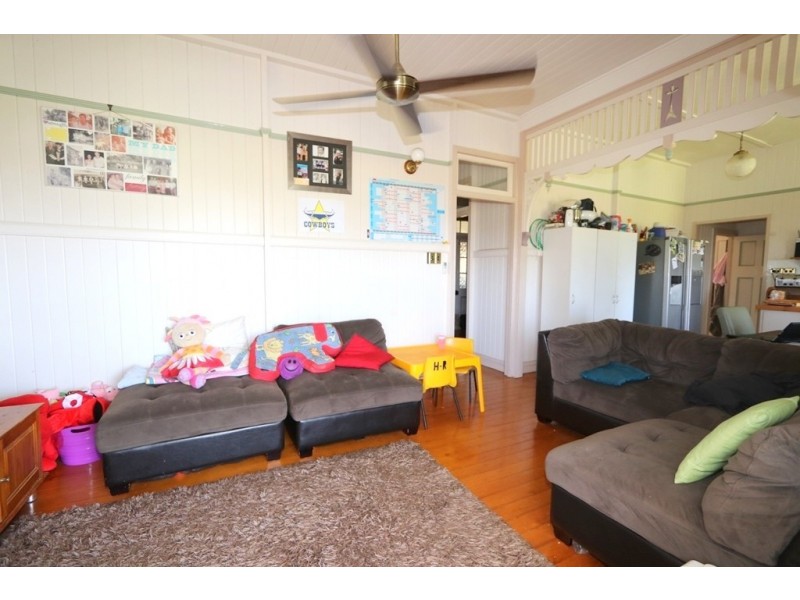 24 Andrews Road, Emerald QLD 4720