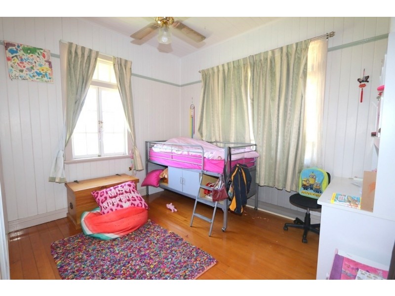 24 Andrews Road, Emerald QLD 4720