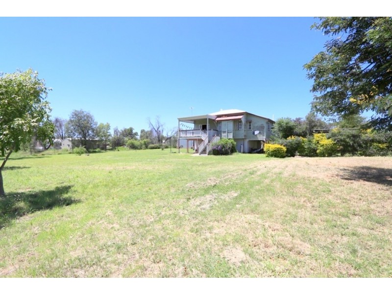 24 Andrews Road, Emerald QLD 4720