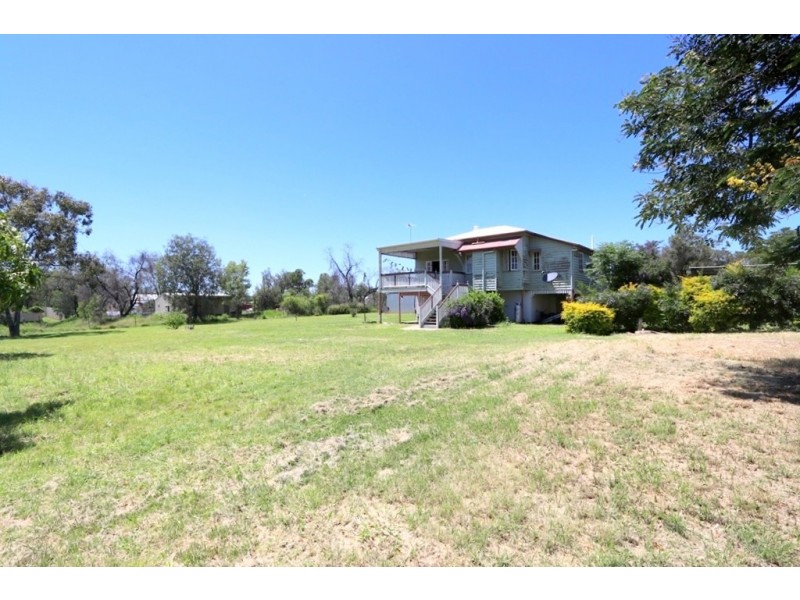 24 Andrews Road, Emerald QLD 4720