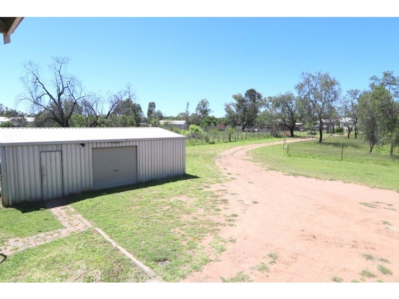 24 Andrews Road, Emerald QLD 4720