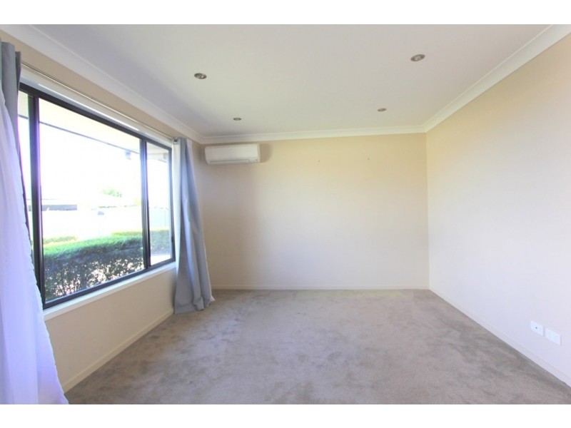 12 Baird Street, Emerald QLD 4720