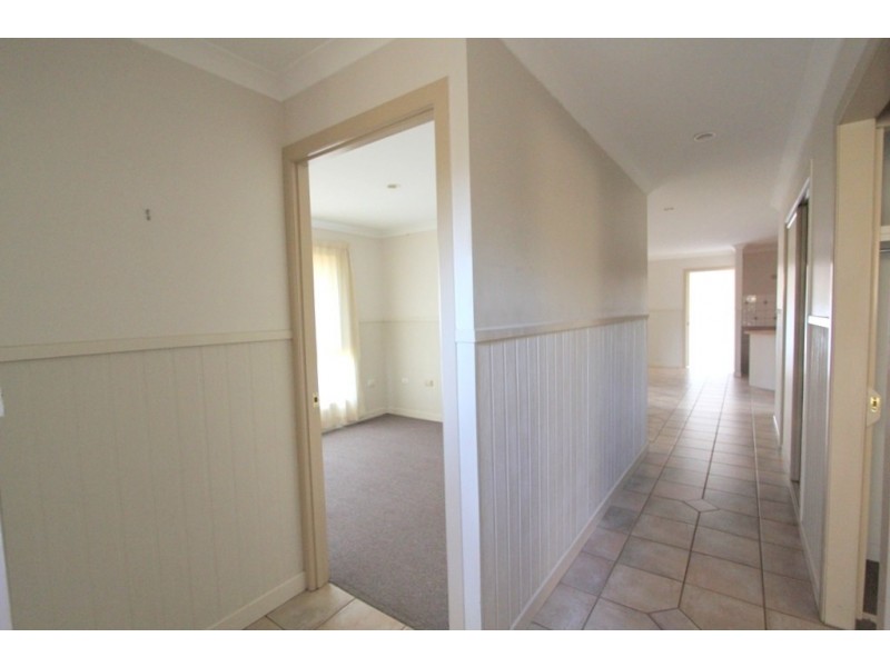 2a Statesman Drive, Emerald QLD 4720