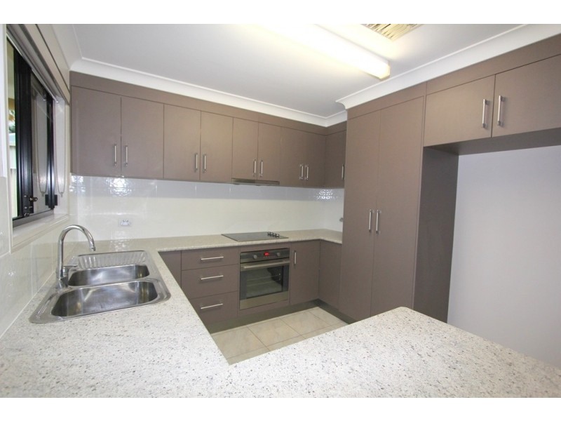 1 & 2/19 Louisa Court, Emerald QLD 4720