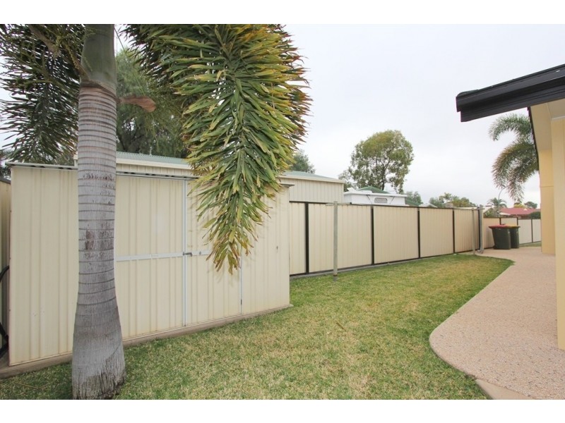 1 & 2/19 Louisa Court, Emerald QLD 4720