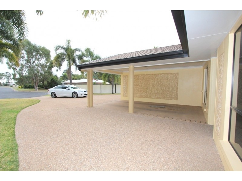 1 & 2/19 Louisa Court, Emerald QLD 4720