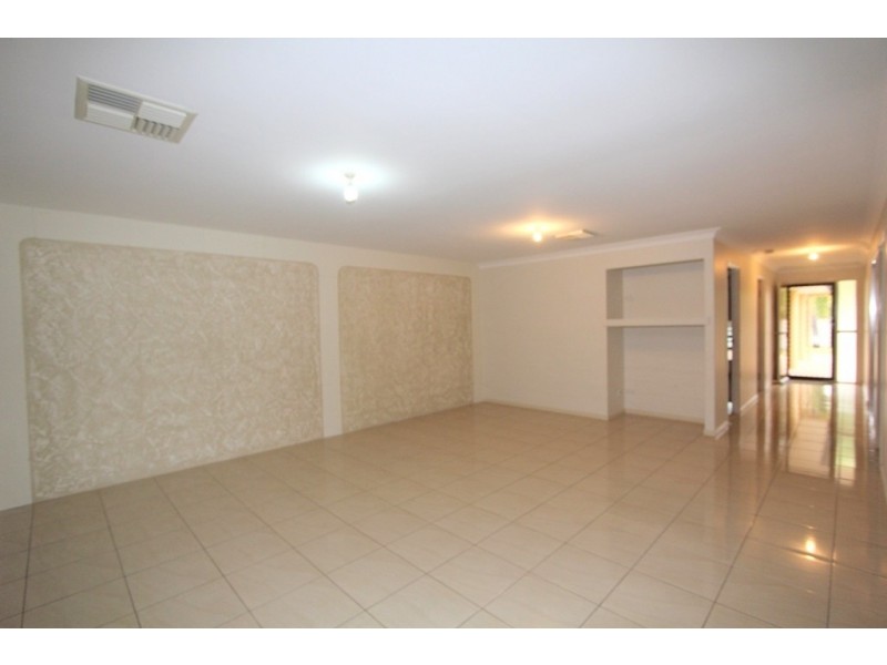 1 & 2/19 Louisa Court, Emerald QLD 4720