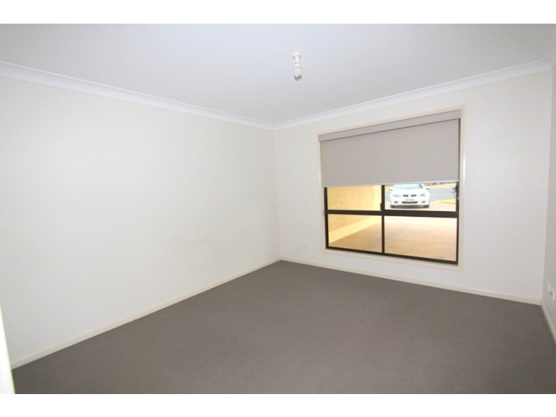 1 & 2/19 Louisa Court, Emerald QLD 4720