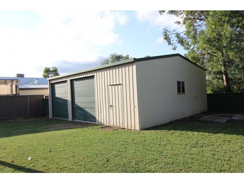 4 Buchholz Place, Emerald QLD 4720