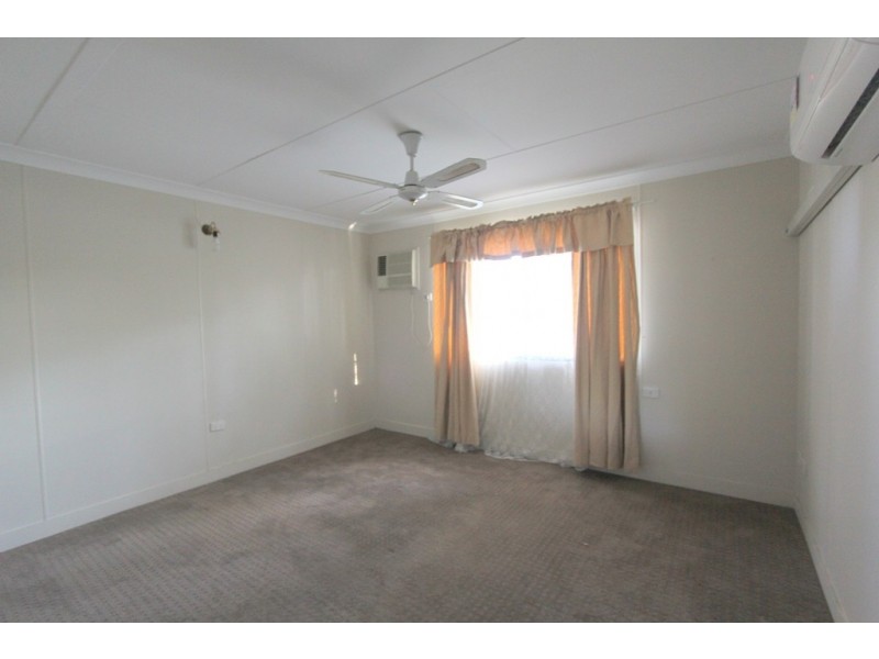 4 Buchholz Place, Emerald QLD 4720