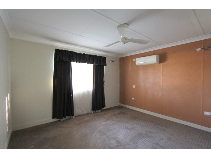 4 Buchholz Place, Emerald QLD 4720