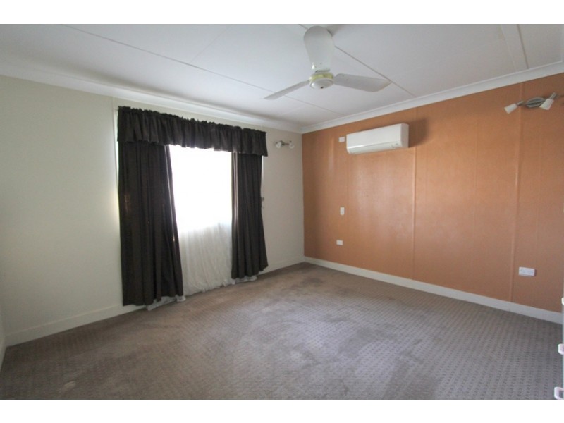 4 Buchholz Place, Emerald QLD 4720