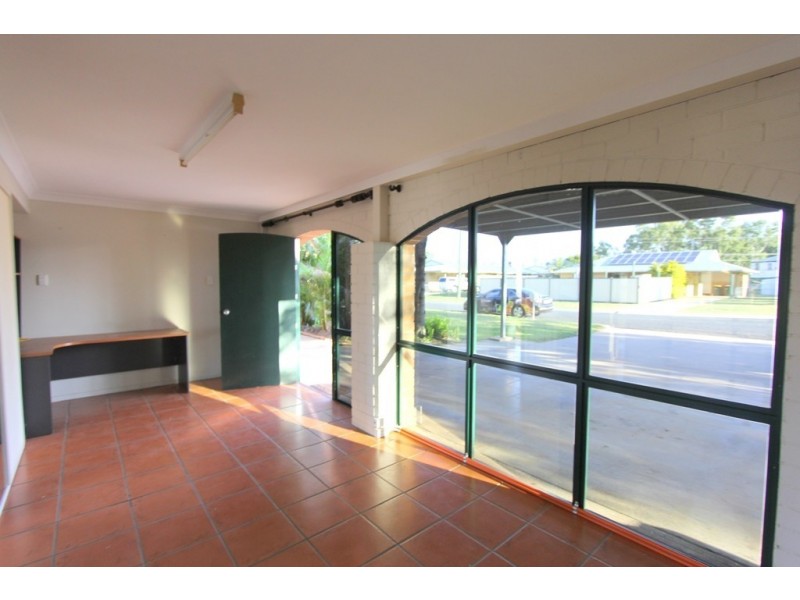 4 Buchholz Place, Emerald QLD 4720