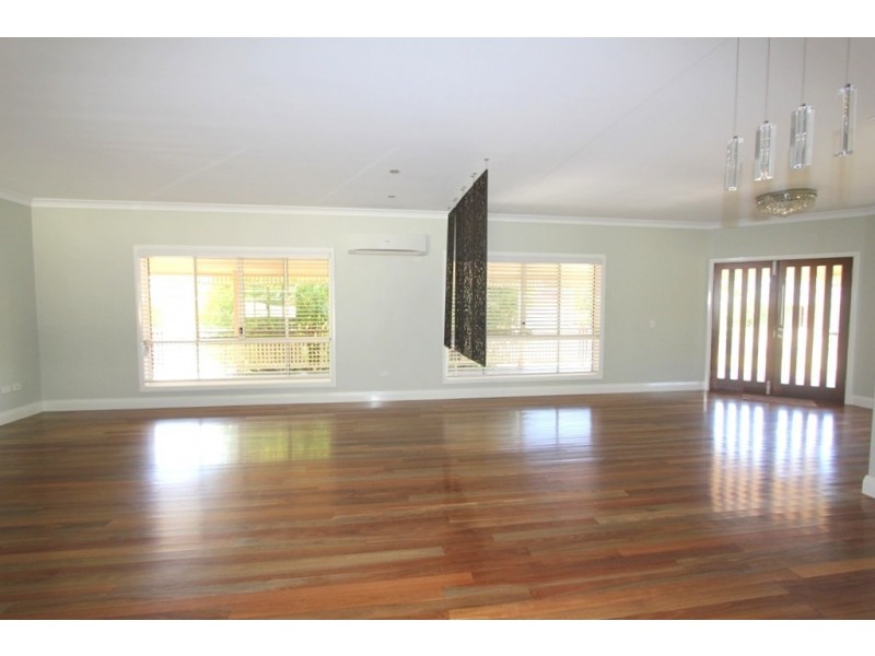 52 Kidd Street, Emerald QLD 4720