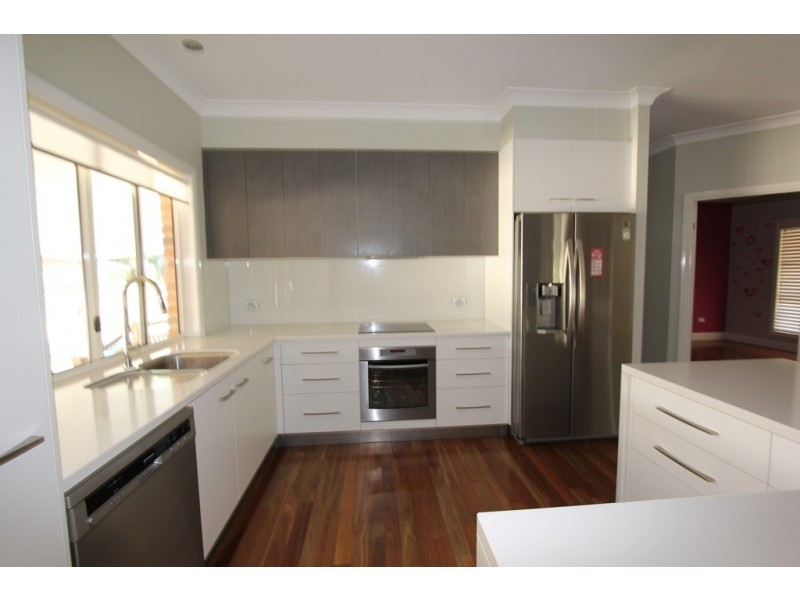 52 Kidd Street, Emerald QLD 4720