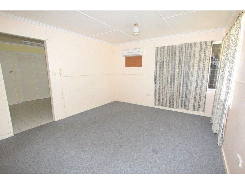 15 Frazer St, Emerald QLD 4720