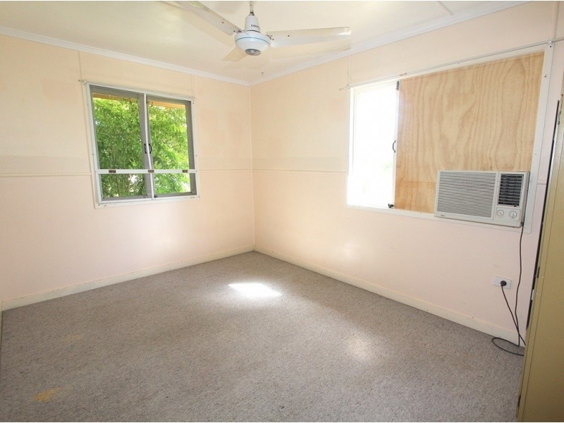 15 Frazer St, Emerald QLD 4720