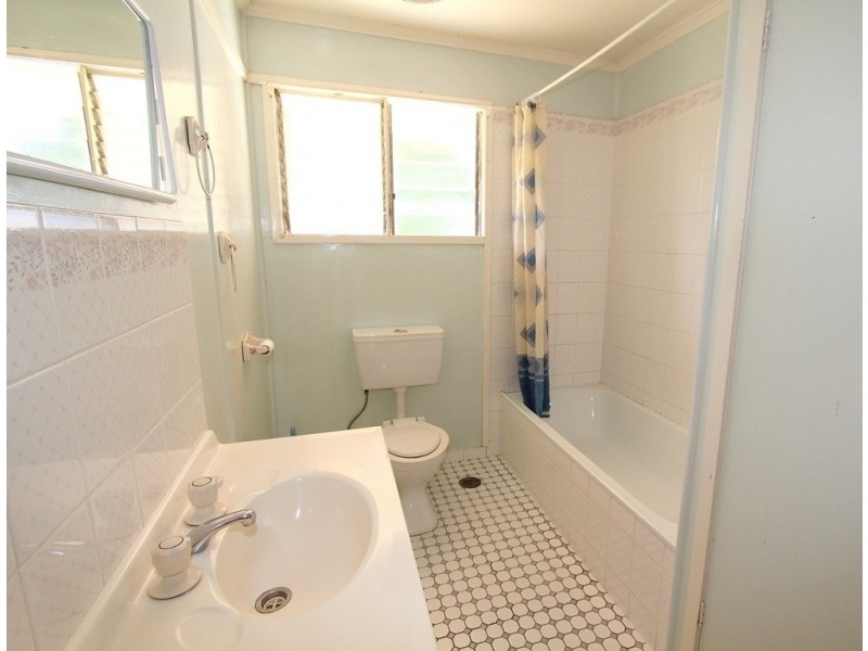 15 Frazer St, Emerald QLD 4720