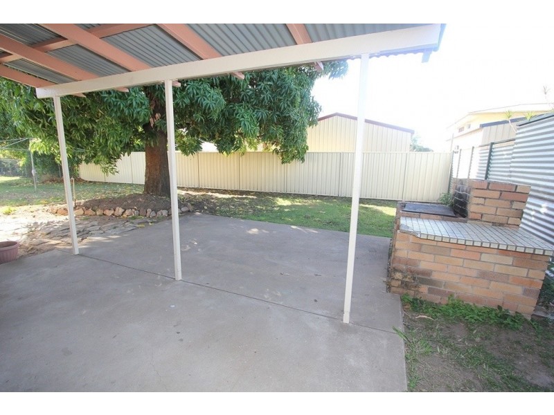 15 Frazer St, Emerald QLD 4720