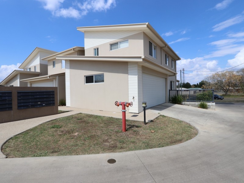 Unit 1/6 Sullivan Street, Emerald QLD 4720