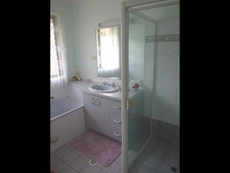 6 Rialto Court, Urangan QLD 4655