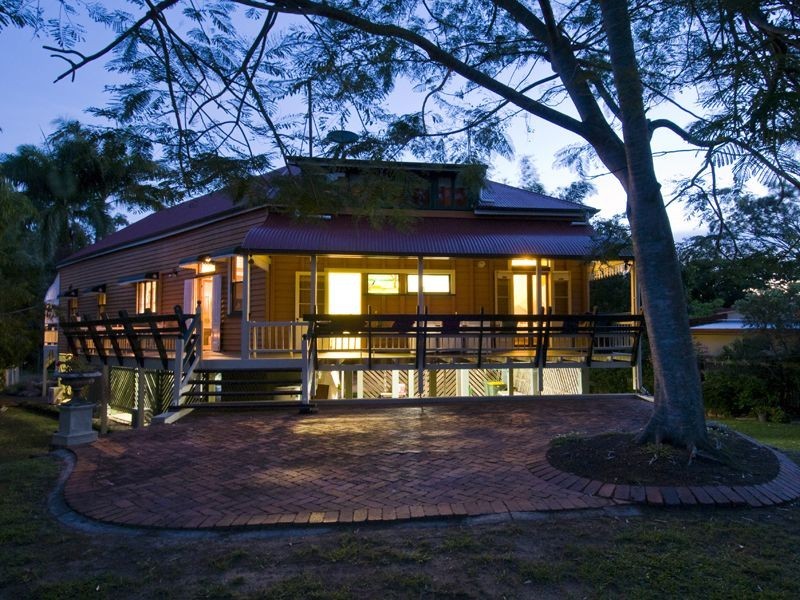 16 Spence Street, Point Vernon QLD 4655