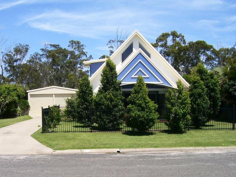 15 Lakeside Drive, Burrum Heads QLD 4659