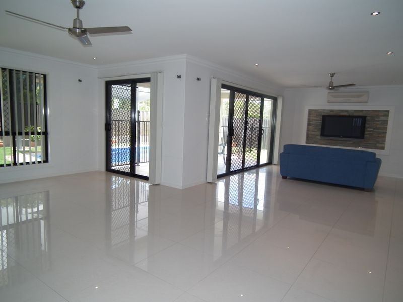 17 Bay Breeze Close, Wondunna QLD 4655