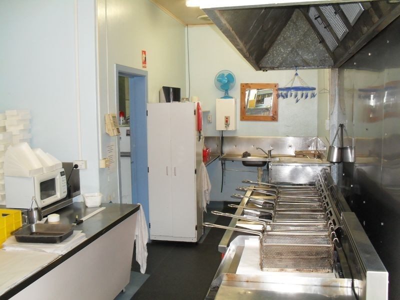 575 Charlton Esplanade, Urangan QLD 4655