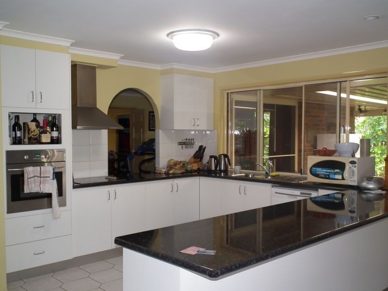 29 Moolyyir Street, Urangan QLD 4655