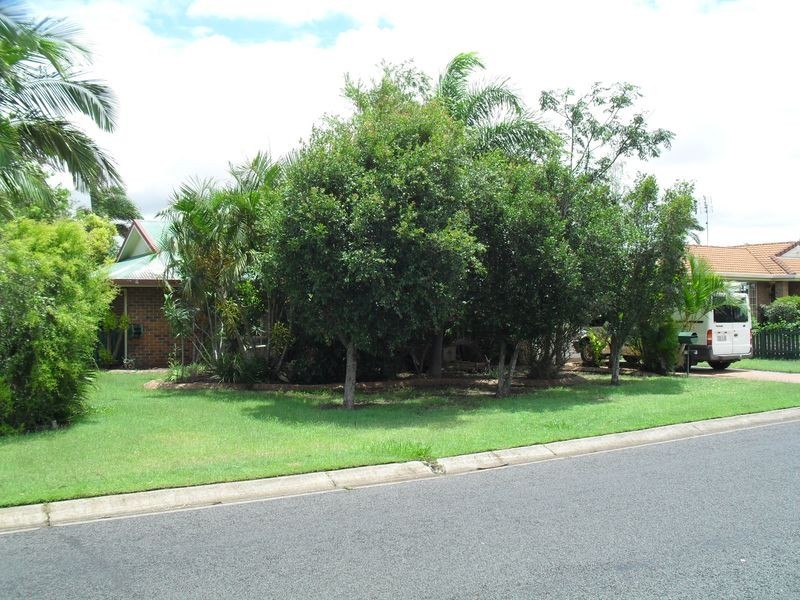 29 Moolyyir Street, Urangan QLD 4655