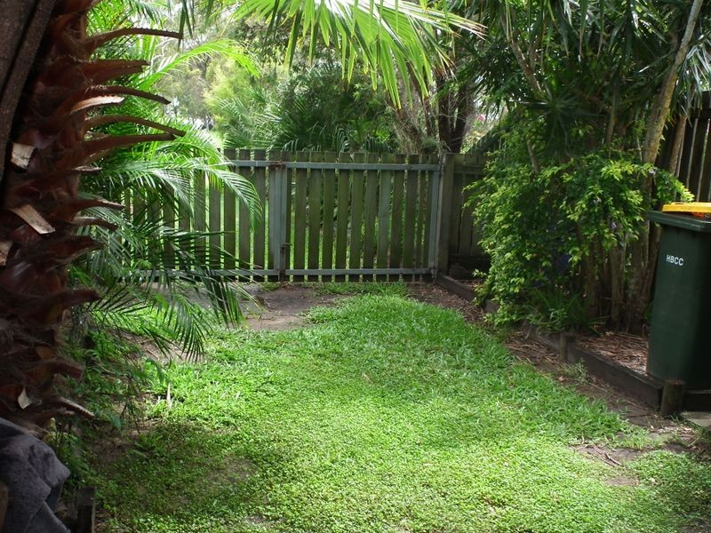 29 Moolyyir Street, Urangan QLD 4655