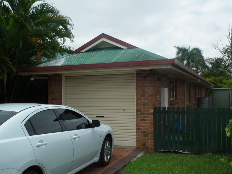 29 Moolyyir Street, Urangan QLD 4655
