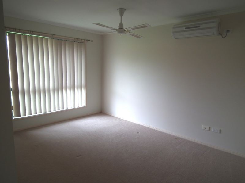4 Figbird Close, Eli Waters QLD 4655