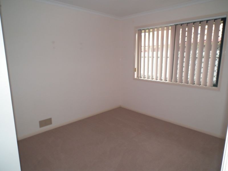 4 Figbird Close, Eli Waters QLD 4655