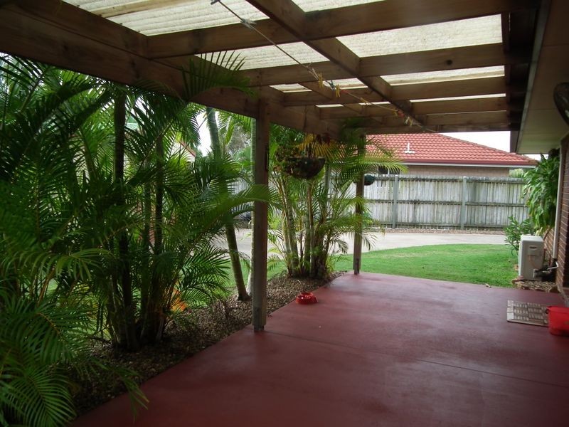 4 Figbird Close, Eli Waters QLD 4655