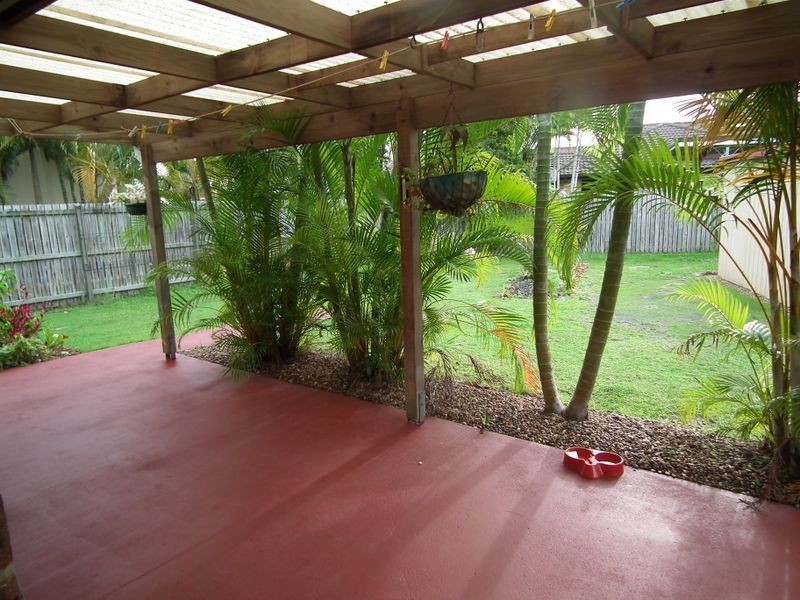 4 Figbird Close, Eli Waters QLD 4655