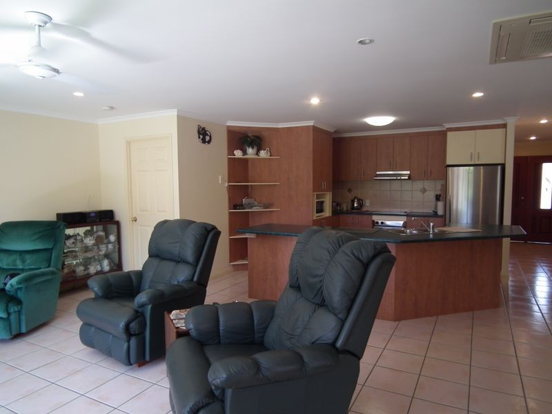 3 Oriole Court, Eli Waters QLD 4655