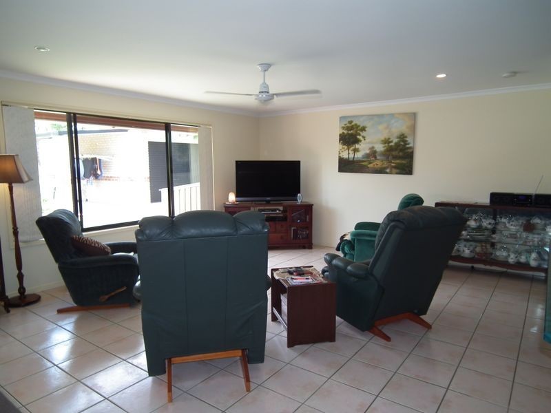 3 Oriole Court, Eli Waters QLD 4655