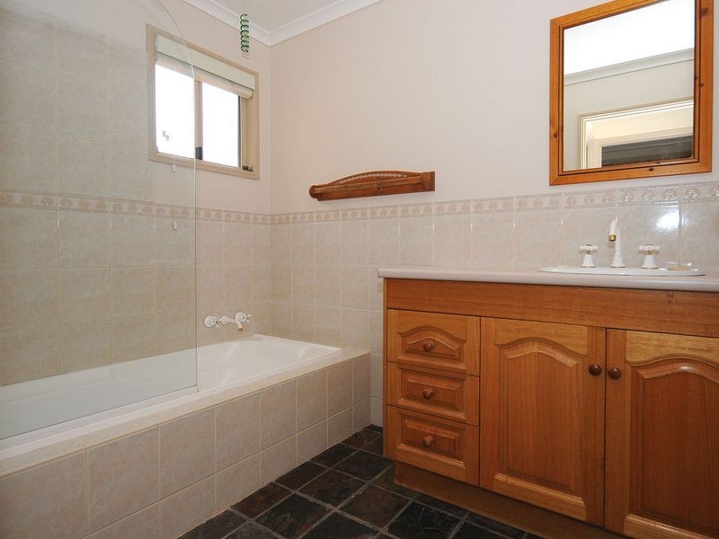 66 Madsen Road, Urraween QLD 4655