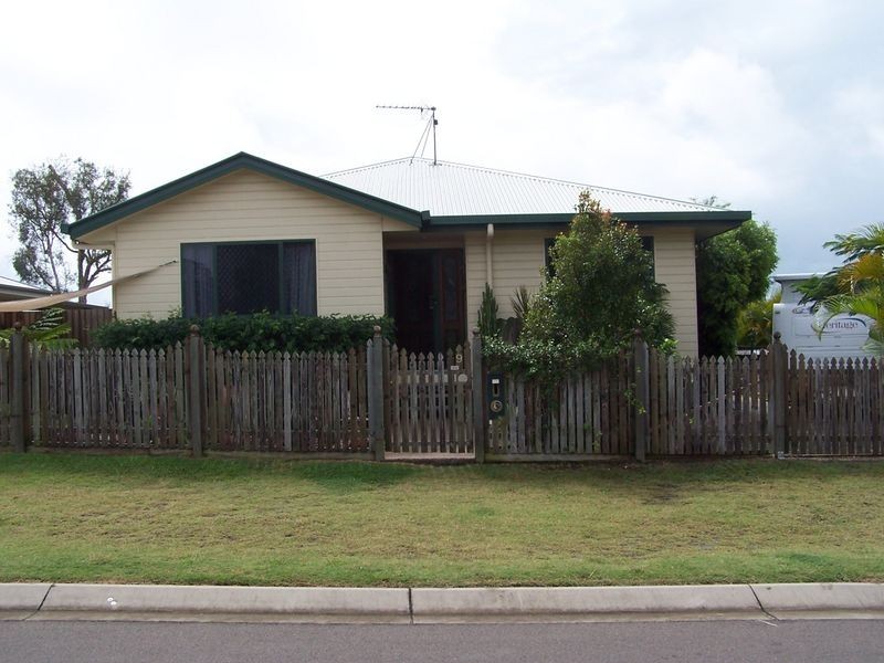9 Whipbird Court, Urangan QLD 4655