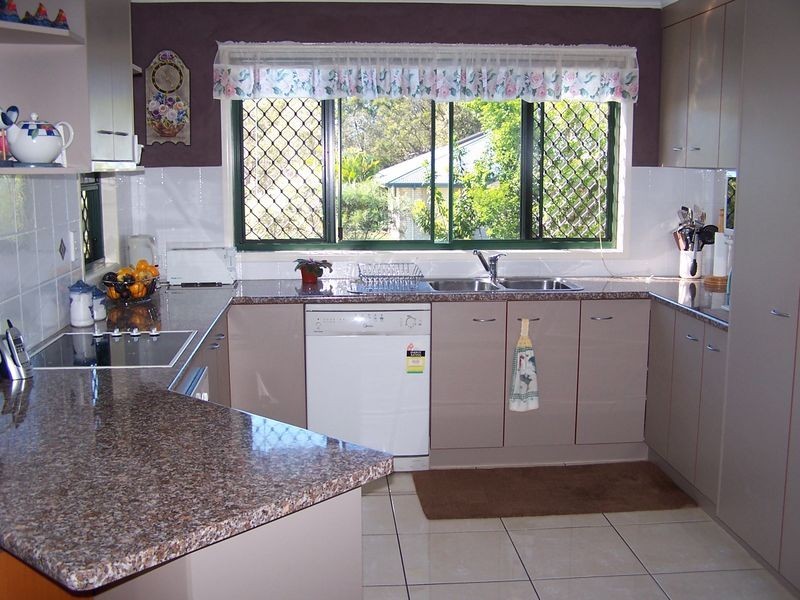 9 Whipbird Court, Urangan QLD 4655