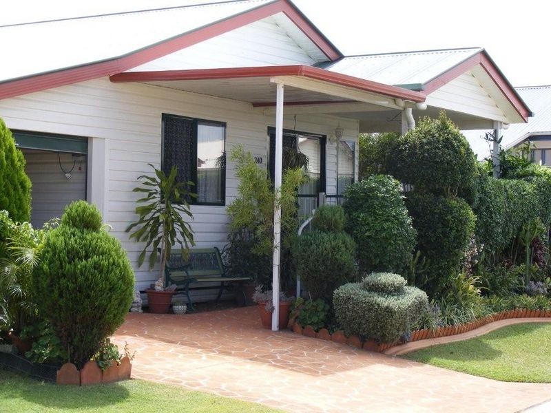 240 Wave Avenue, Urraween QLD 4655